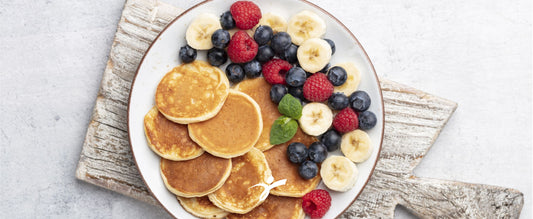 Panqueques de proteína con frutas